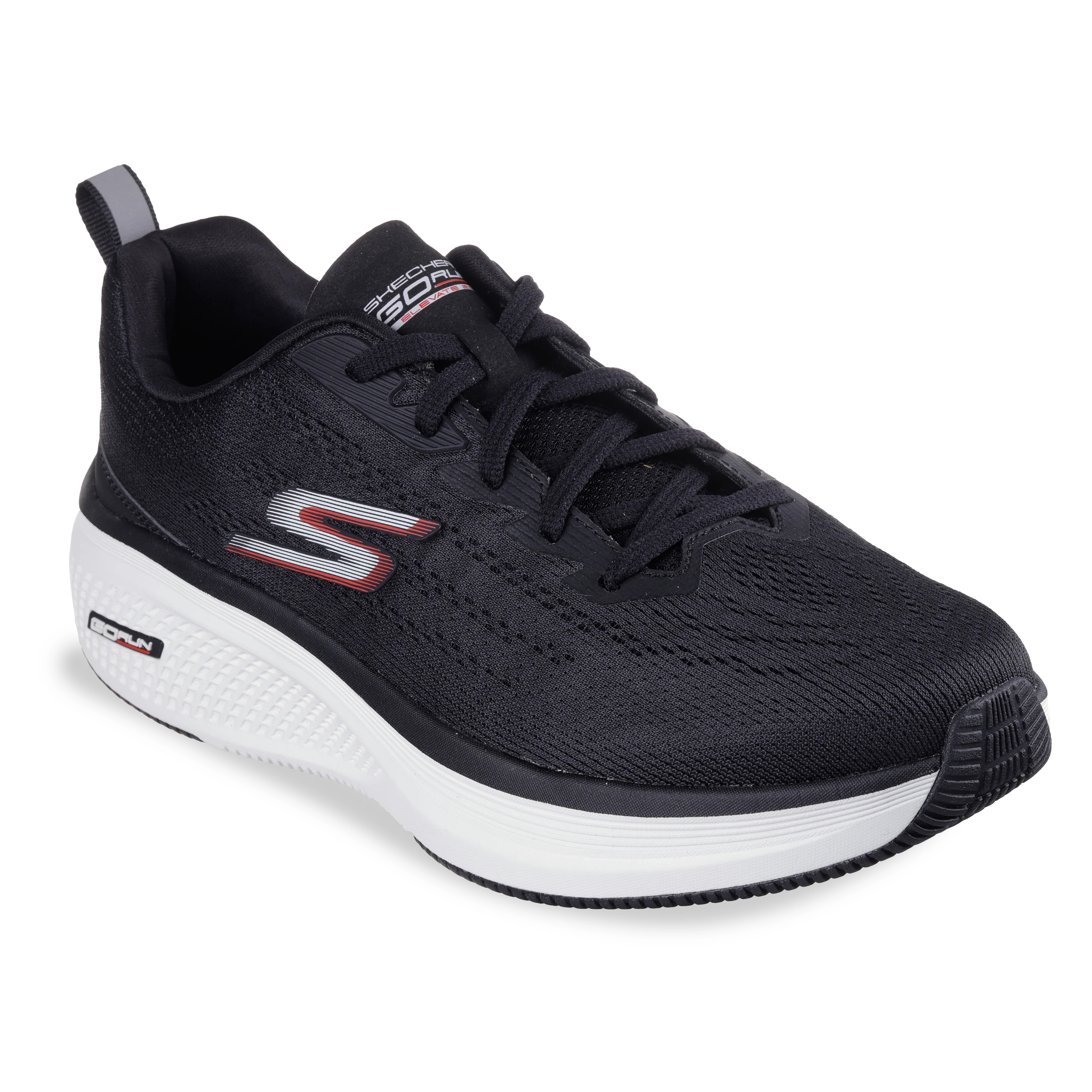 Vista frontal do tênis Skechers Fluid Motion destacando o fechamento em cadarço e design moderno